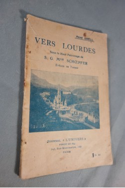 Vers lourdes. [Broché]